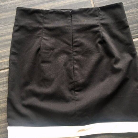 Bardot (Australian) fitted black/white mini skirt with asymetrical hem size 6 - Picture 13 of 13
